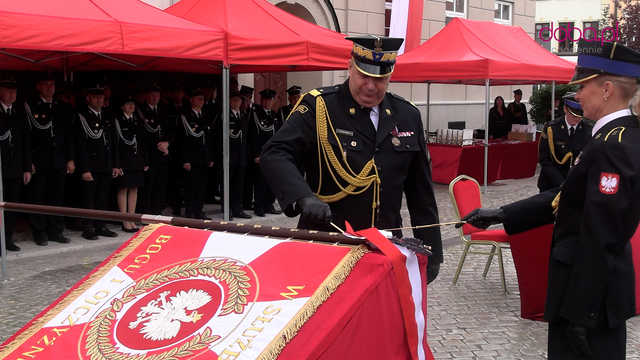 Nowy sztandar dla dzierżoniowskich strażaków