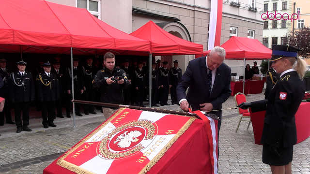 Nowy sztandar dla dzierżoniowskich strażaków