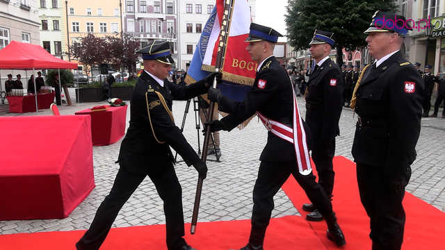 Nowy sztandar dla dzierżoniowskich strażaków