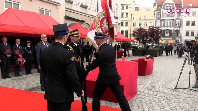 Nowy sztandar dla dzierżoniowskich strażaków