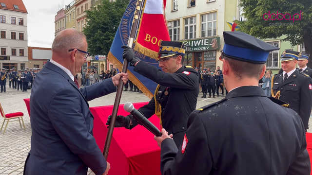 Nowy sztandar dla dzierżoniowskich strażaków