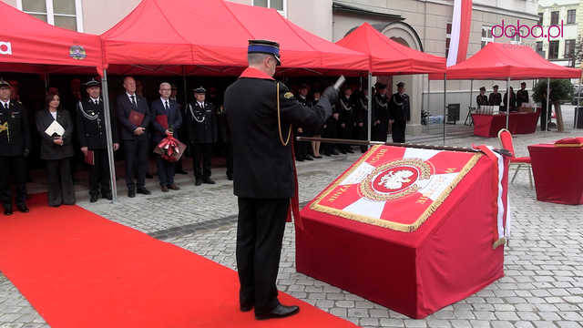 Nowy sztandar dla dzierżoniowskich strażaków