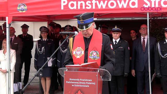 Nowy sztandar dla dzierżoniowskich strażaków