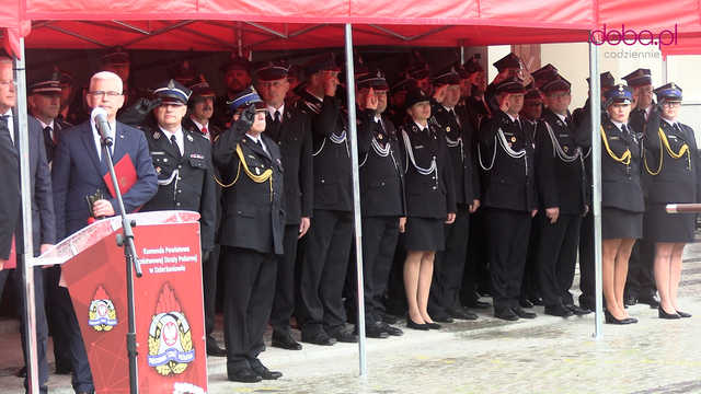Nowy sztandar dla dzierżoniowskich strażaków