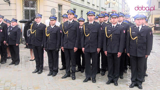 Nowy sztandar dla dzierżoniowskich strażaków