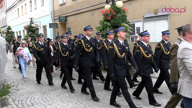 Nowy sztandar dla dzierżoniowskich strażaków