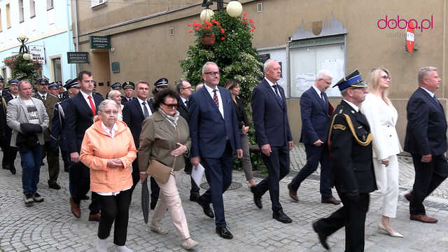 Nowy sztandar dla dzierżoniowskich strażaków
