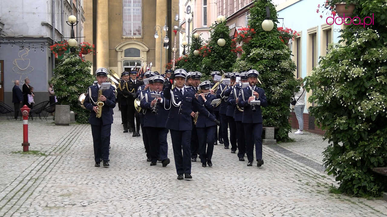 Nowy sztandar dla dzierżoniowskich strażaków