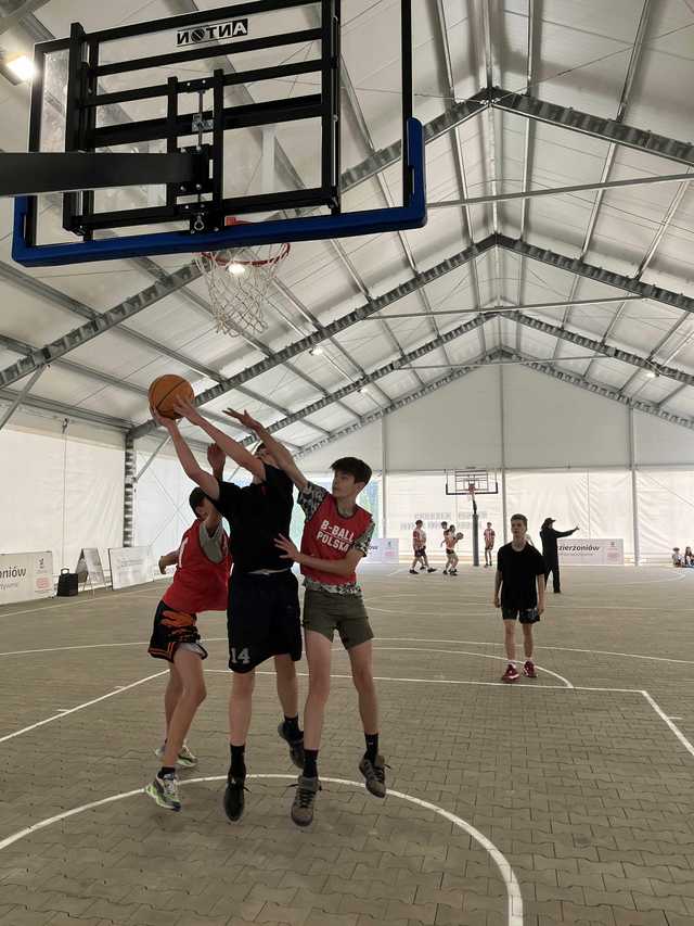 Zawody koszykówki 3x3 szkół podstawowych