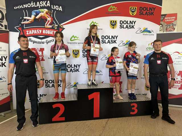Zapaśniczki zmagały się w IV edycji Dolnośląskiej Ligi Dziewcząt 