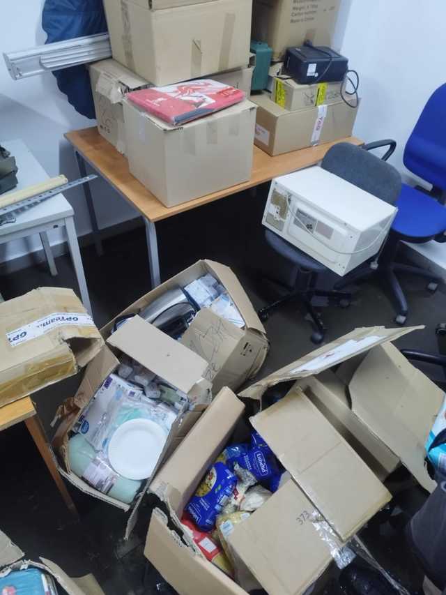 Zalany sprzęt jednostki strzeleckiej