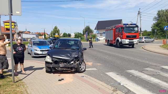 Zderzenie mercedesa i seata w Pieszycach