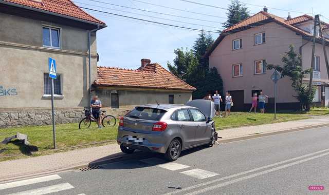 Zderzenie mercedesa i seata w Pieszycach