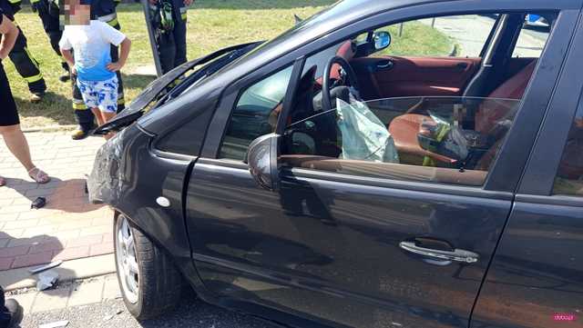 Zderzenie mercedesa i seata w Pieszycach