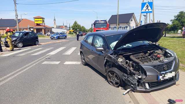 Zderzenie mercedesa i seata w Pieszycach