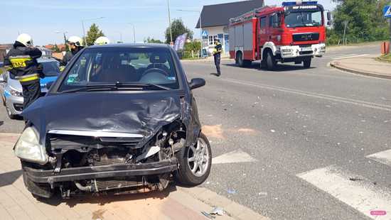 Zderzenie mercedesa i seata w Pieszycach