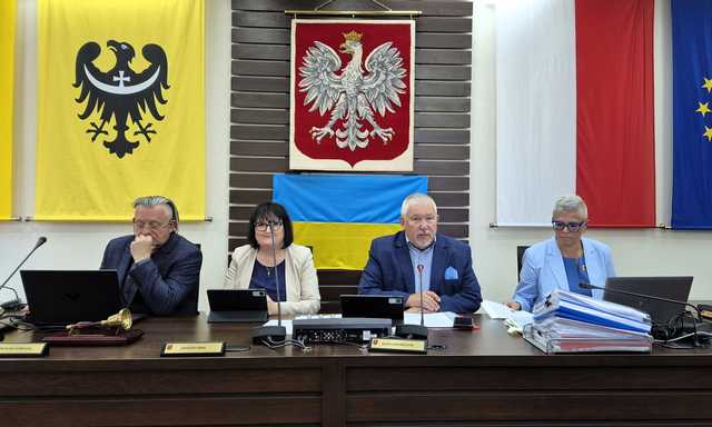 Zarząd Powiatu Dzierżoniowskiego z wotum zaufania i absolutorium za 2024 rok