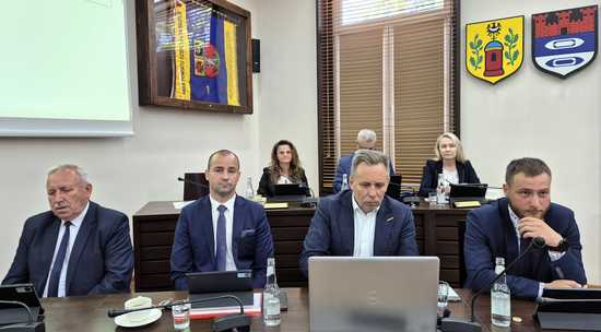 Zarząd Powiatu Dzierżoniowskiego z wotum zaufania i absolutorium za 2024 rok
