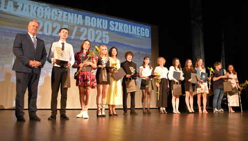 Gala zakończenia roku szkolnego 2024/2025 w Dzierżoniowie