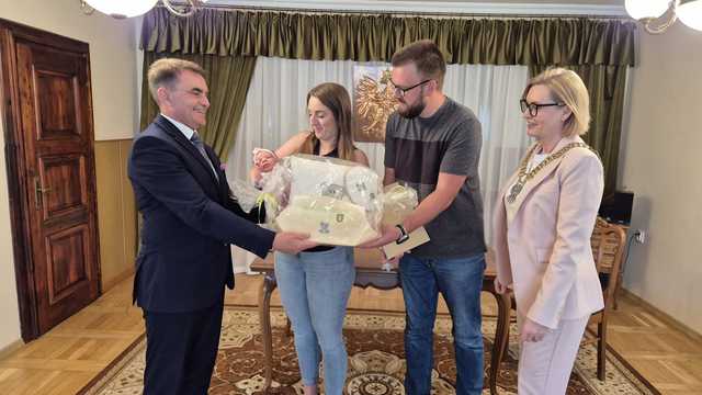 Wyprawki dla nowo narodzonych dzieci w gminie Łagiewniki
