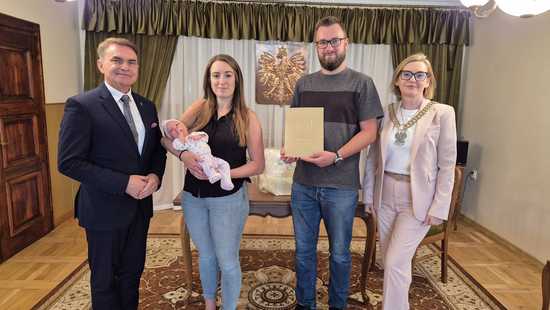 Wyprawki dla nowo narodzonych dzieci w gminie Łagiewniki