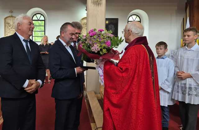 Proboszcz z Ratajna przechodzi na emeryturę