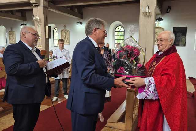 Proboszcz z Ratajna przechodzi na emeryturę
