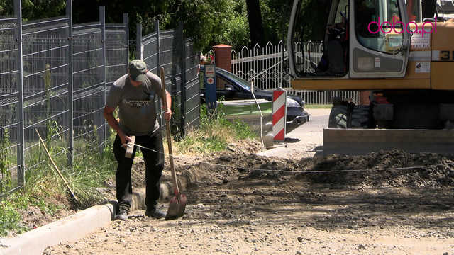 Budowa drogi w Jodłowniku