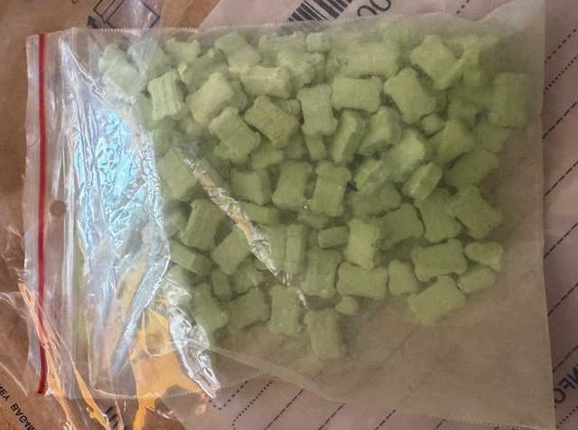Dzierżoniowscy policjanci zatrzymali 27-latkę z ponad 1,6 kilograma amfetaminy