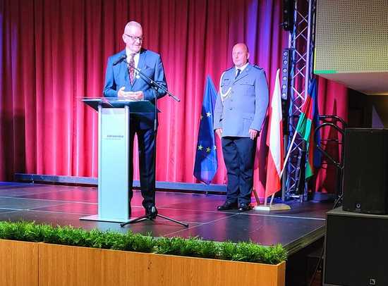 Uroczysta zbiórka z okazji 106. rocznicy powołania Policji oraz 100-lecia Policji kobiecej