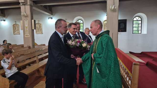 Ratajno. Nowy proboszcz uroczyście wprowadzony w urząd