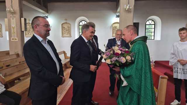 Ratajno. Nowy proboszcz uroczyście wprowadzony w urząd