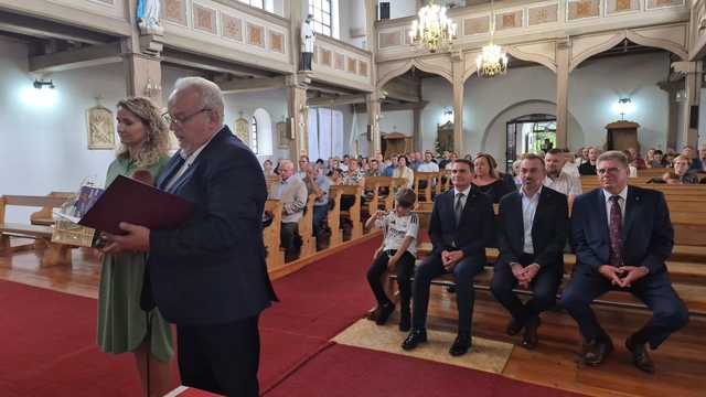 Ratajno. Nowy proboszcz uroczyście wprowadzony w urząd