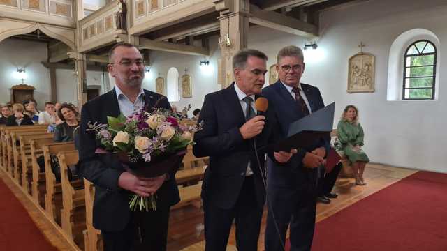 Ratajno. Nowy proboszcz uroczyście wprowadzony w urząd