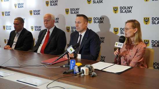 Dolny Śląsk wspiera pszczelarzy