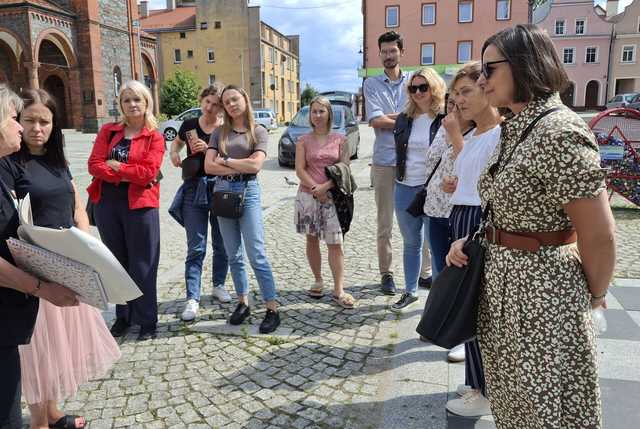 Wyprawa pracowników magistratu w poszukiwaniu śladów niemczańskiego grodu