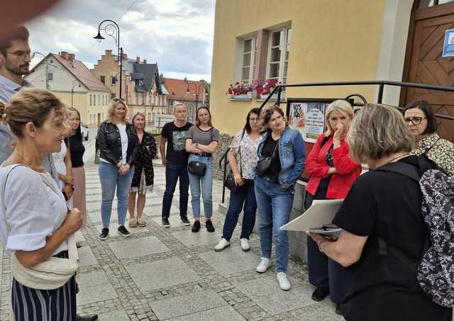Wyprawa pracowników magistratu w poszukiwaniu śladów niemczańskiego grodu
