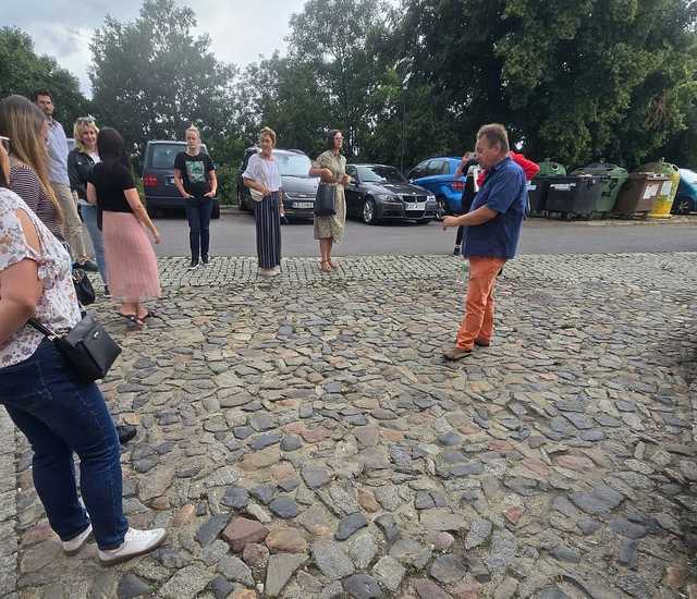Wyprawa pracowników magistratu w poszukiwaniu śladów niemczańskiego grodu