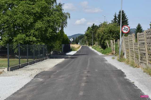 nowa nawierzchnia na drogach w Olesznej