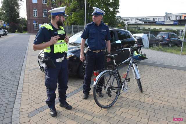 Zderzenie fiata i rowerzysty w Dzierżoniowie