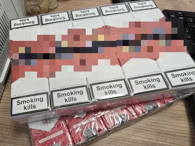 Bielawa. Policjanci zabezpieczyli tysiące nielegalnych papierosów i kilogramy suszu