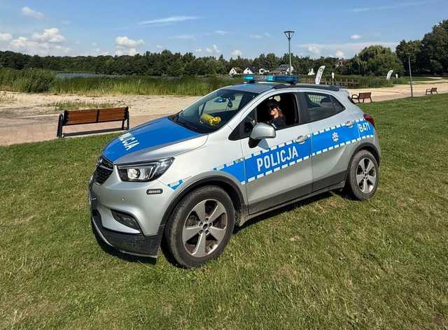 Dzierżoniowscy policjanci patrolują akweny – trwa akcja „Kręci mnie bezpieczeństwo w lecie”