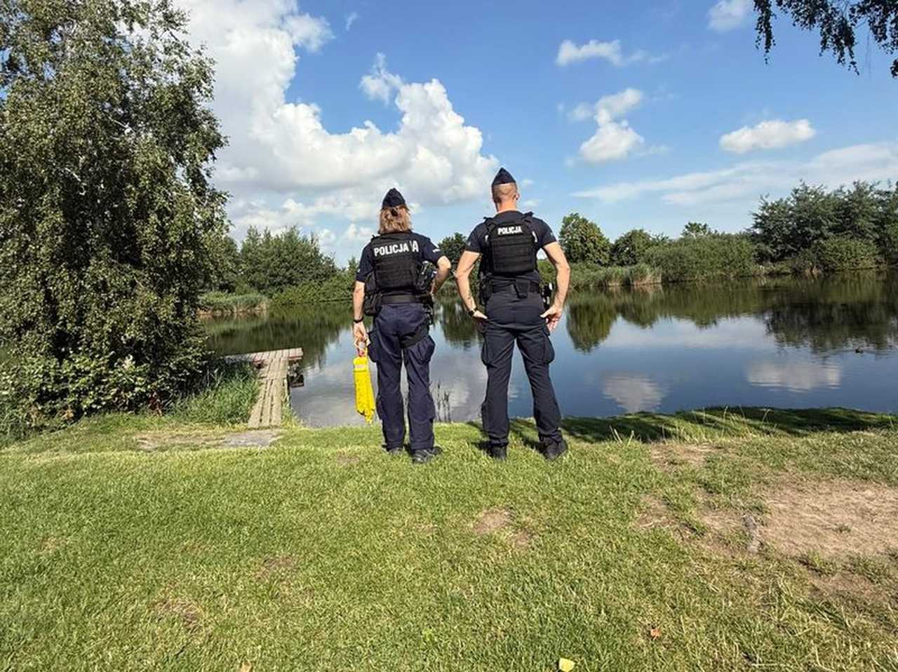 Dzierżoniowscy policjanci patrolują akweny – trwa akcja „Kręci mnie bezpieczeństwo w lecie”