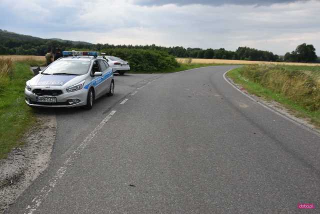 Zderzenie audi z toyotą na drodze Piskorzów - Rościszów