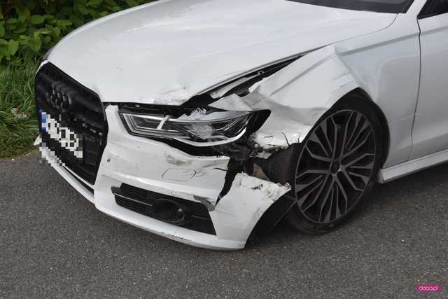 Zderzenie audi z toyotą na drodze Piskorzów - Rościszów