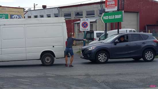 Zderzenie mazdy i volskwagena