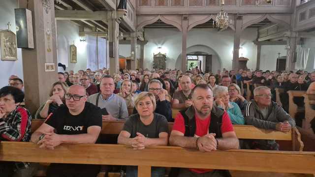 Piesza Pielgrzymka Diecezji Świdnickiej na Jasną Górę w gminie Łagiewniki