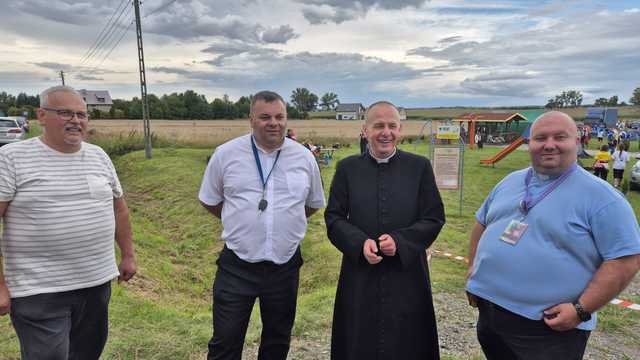 Piesza Pielgrzymka Diecezji Świdnickiej na Jasną Górę w gminie Łagiewniki