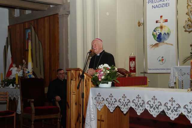 Piesza Pielgrzymka Diecezji Świdnickiej na Jasną Górę w gminie Łagiewniki