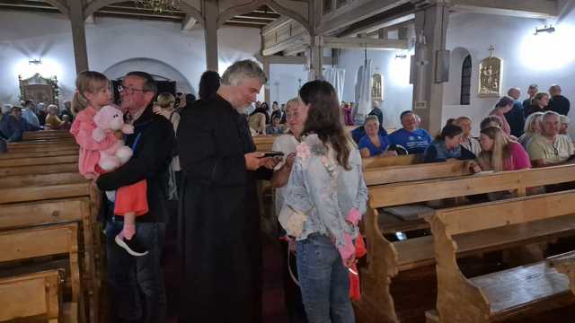 Piesza Pielgrzymka Diecezji Świdnickiej na Jasną Górę w gminie Łagiewniki